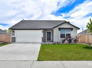 1870 N Thunderbolt St, Mountain Home, ID 83647