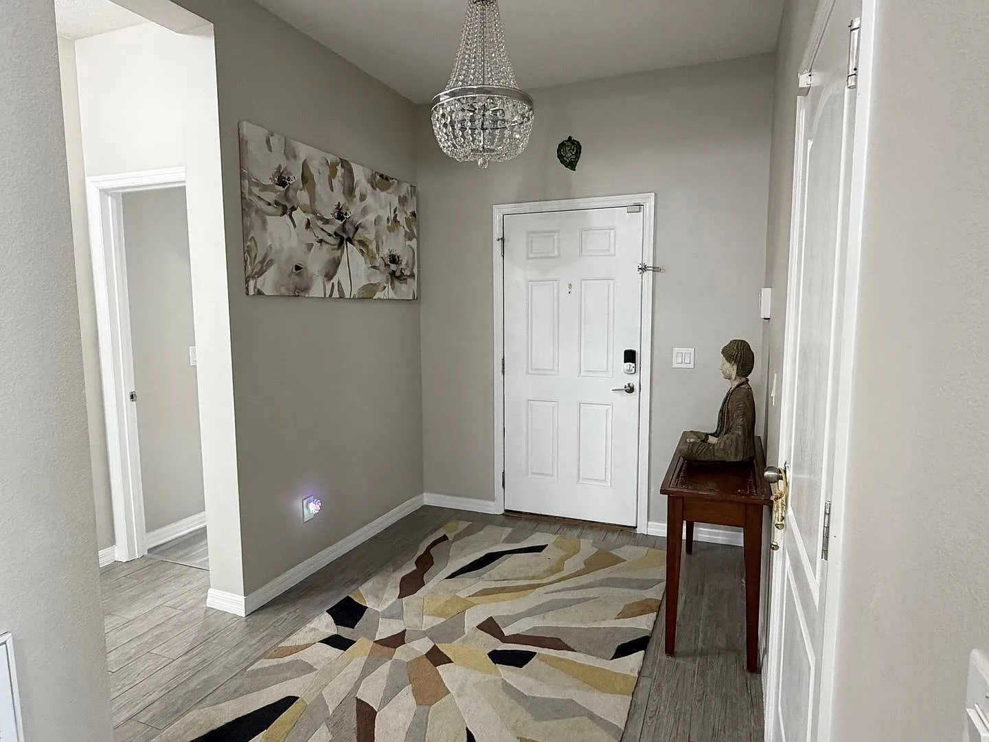 4 bed, 2.0 bath, 1850 sqft, $2,699 — Photo 2