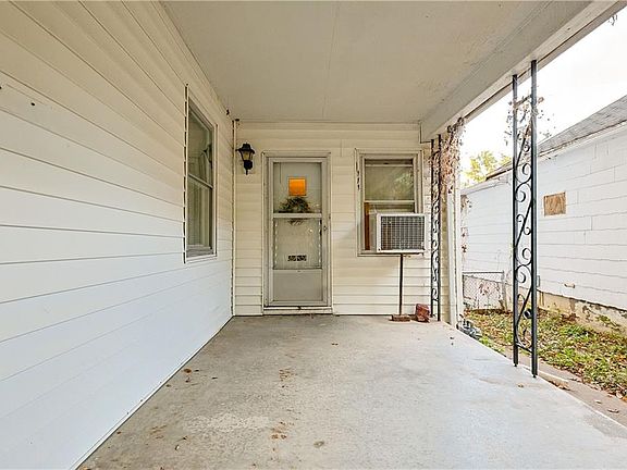 3rd image of 111 S 20th St