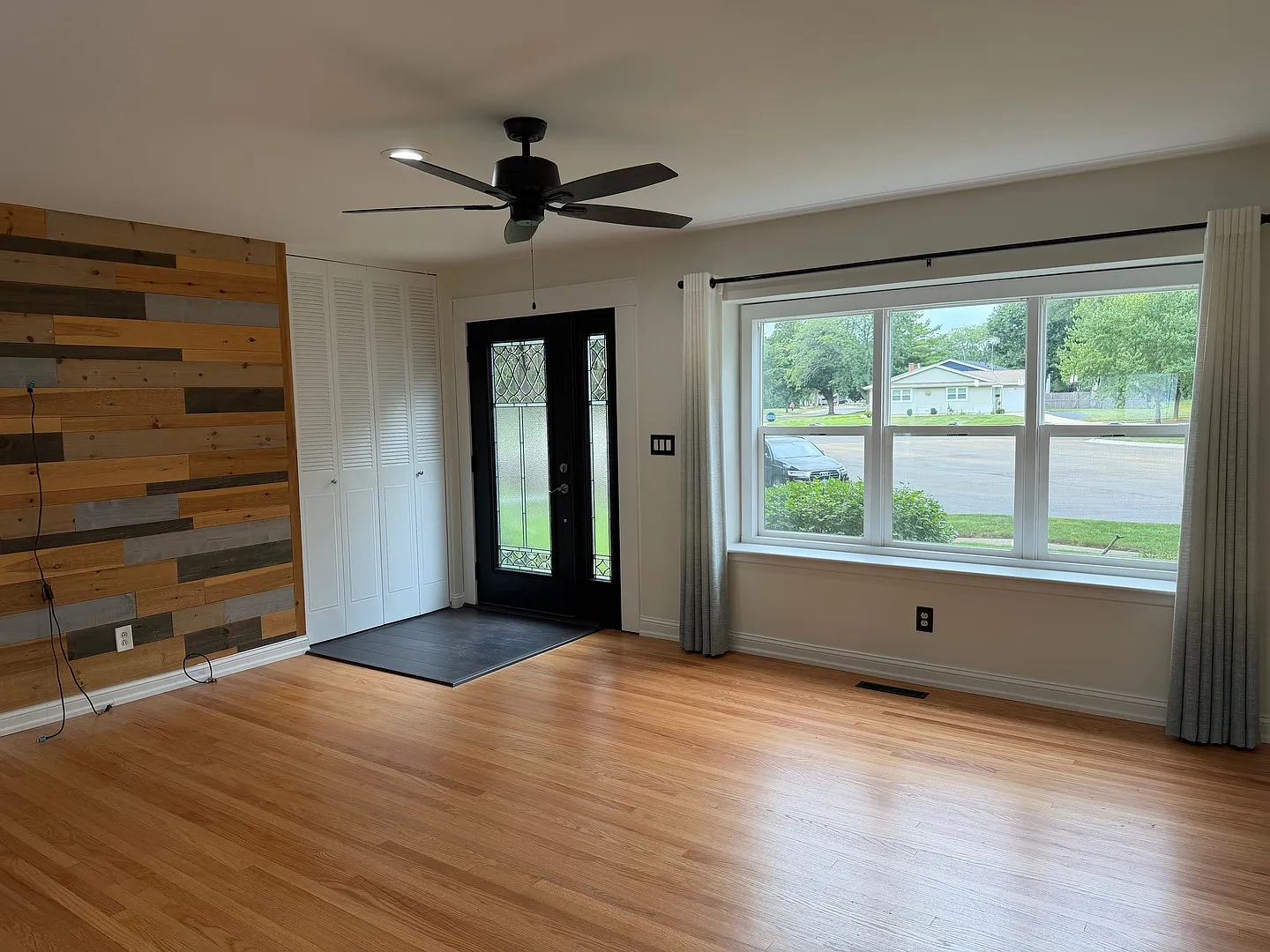 3 bed, 1092 sqft, $2,900 — Photo 3