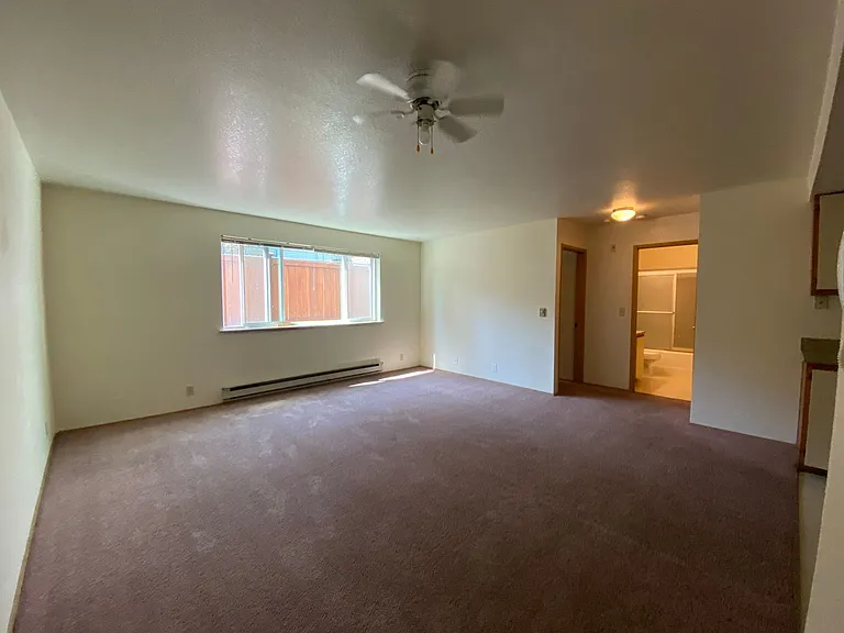 University Court Apartments — Photo 65