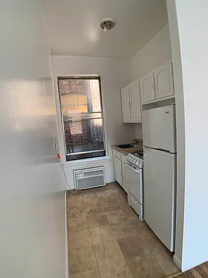 Rented by Salon Realty Corp | media 6