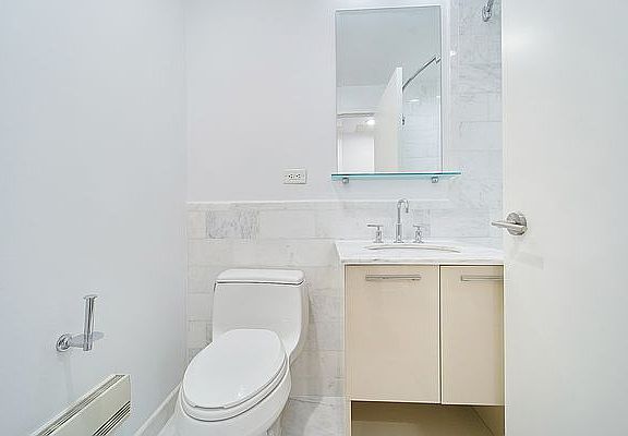 5th image of 49 E 34th St #12A