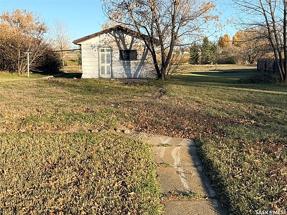 2nd image of 61 14th Avenue SE