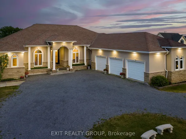 19281 Loyalist Pkwy, Prince Edward County, ON K0K 1T0