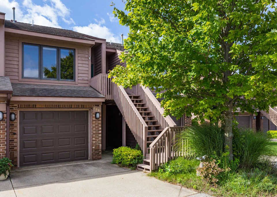 1st image of 198 Harbor Dr #66