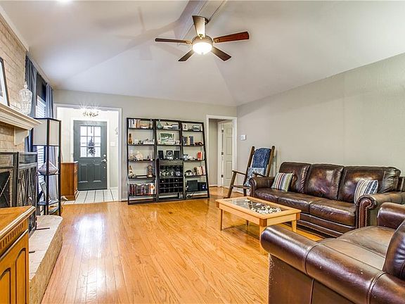3rd image of 2042 Whippoorwill Ln