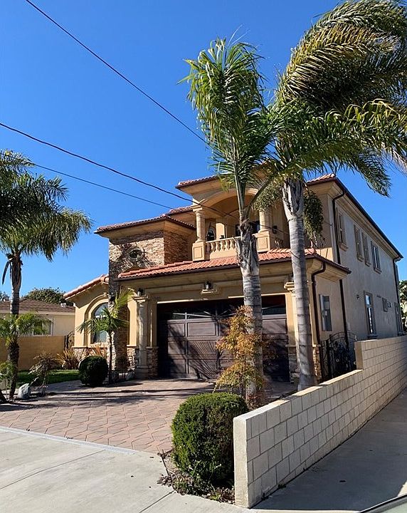 2nd image of 2411 Fisk Ln