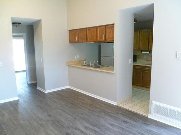 4th image of 4178 Eastcastle Ct SE #3