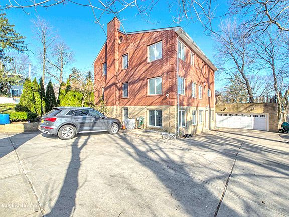 3rd image of 42-13 243rd St