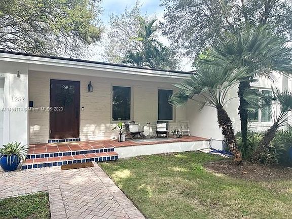 2nd image of 1257 La Mancha Ave