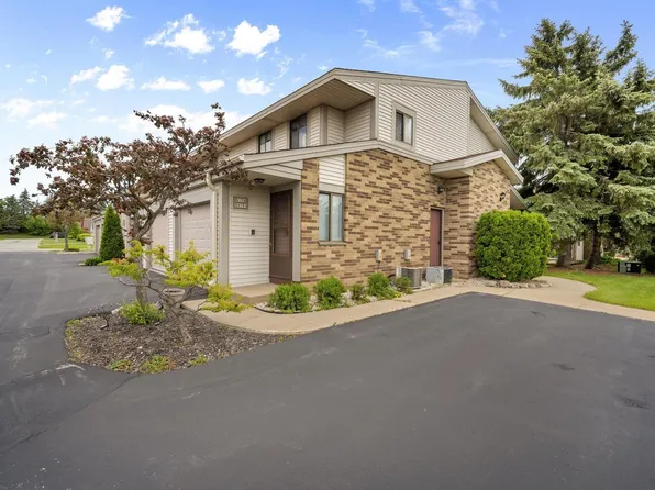 W178N9793 Riversbend CIRCLE EAST East, Germantown, WI 53022