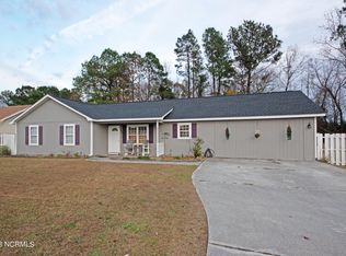 247 Parnell Rd, Hubert, NC 28539