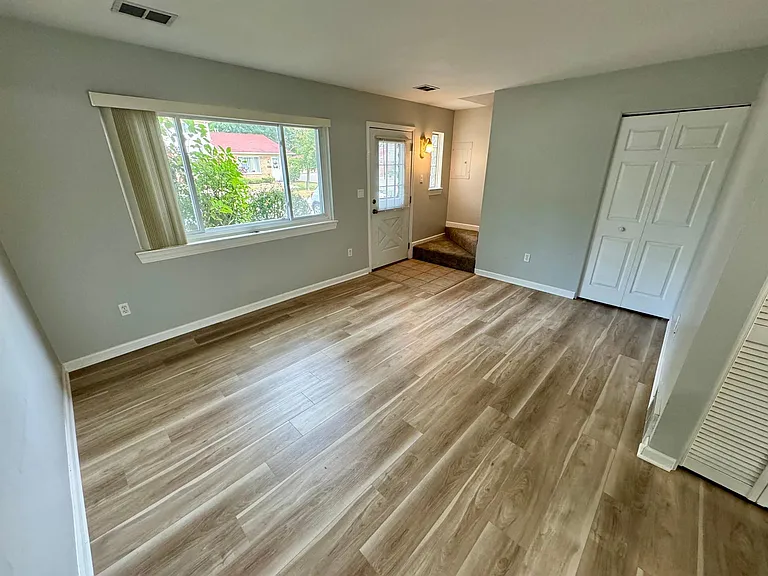 1407 Laurel Valley Dr — Photo 3