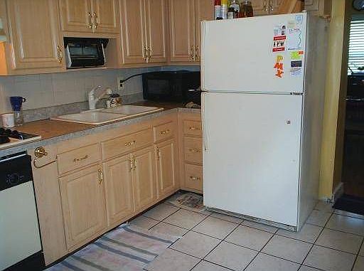 2nd image of 86 Spring St