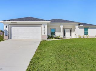 2003 NE 27th St, Cape Coral, FL 33909