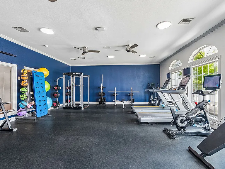 University Village — Photo 30
