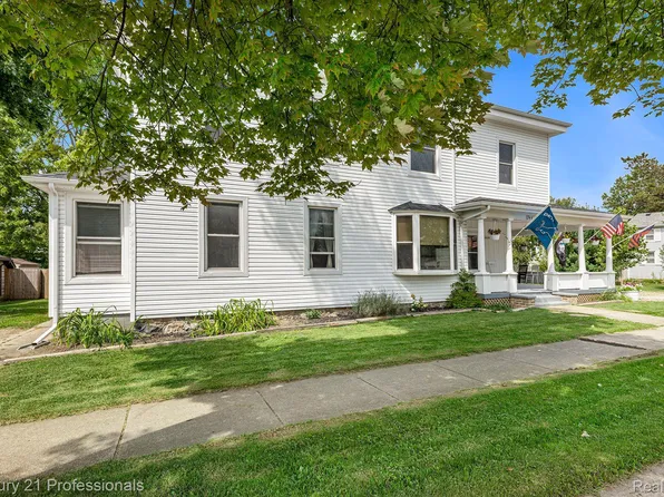 74645 Burk St, Armada, MI 48005