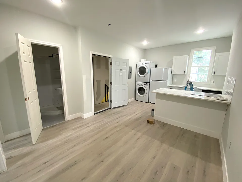 16 S 40th St #4