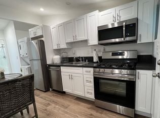 4428 Greer Rd, Woodland Hills, CA 91364