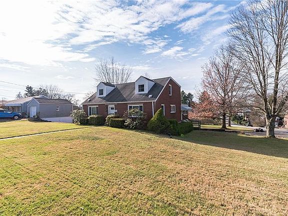 2nd image of 1900 Highland Ave