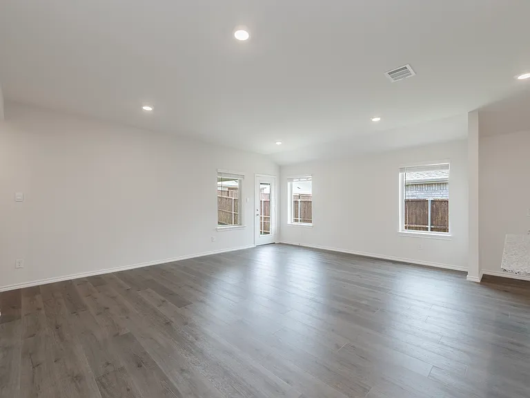 3917 Amethyst Dr — Photo 13