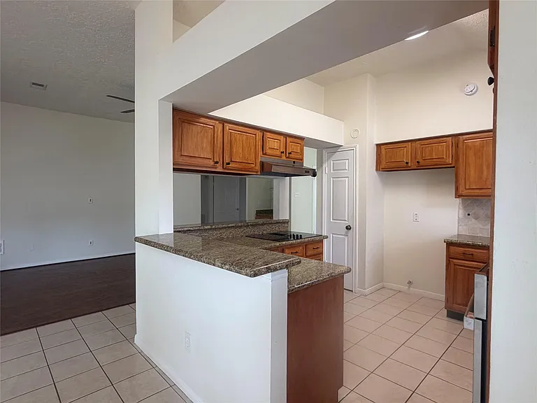 3806 Carya Cir — Photo 10