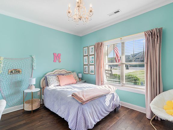 5th image of 7511 Hollydale Ln