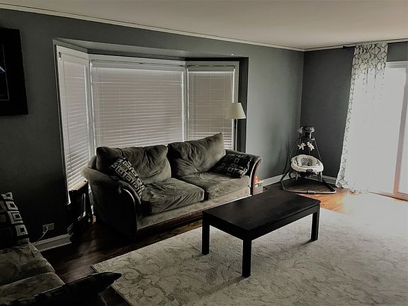 2nd image of 1686 Ash St