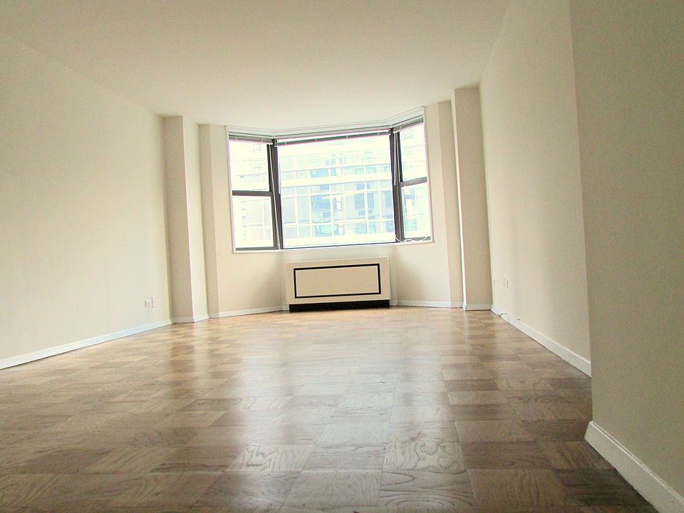 2nd image of 400 E 71st St APT 15L