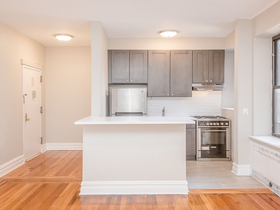 1st image of 25-98 36th St #4CC
