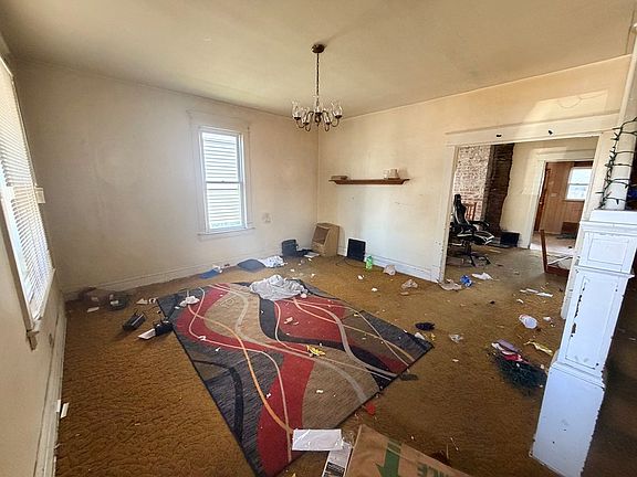 2nd image of 636 Banfield Avenue