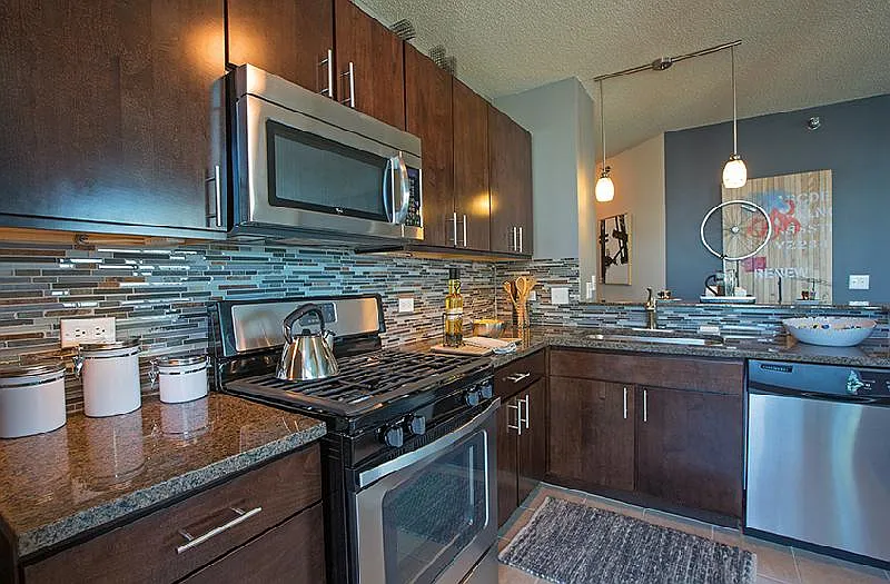 3 bed, 3.0 bath, $7,375 — Photo 4