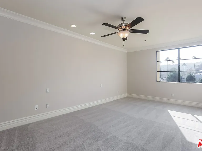 12026 Hoffman St #402 — Photo 21