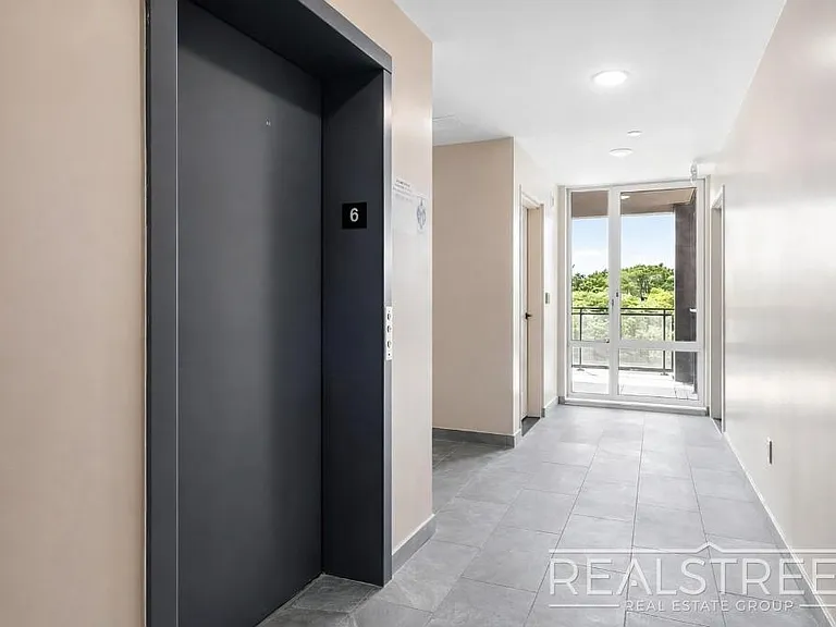 105 Rogers Ave #3A — Photo 13