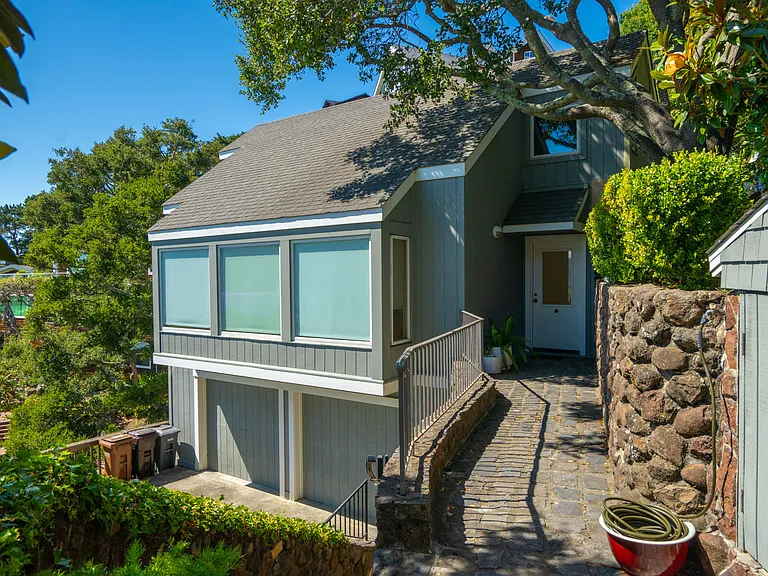 310 Belvedere Ave — Photo 54