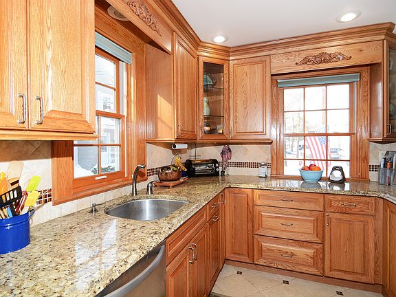 5th image of 17 Aberdeen Pl #1X