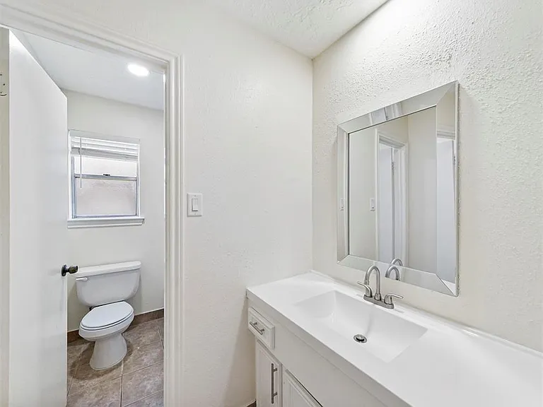 14006 Briarworth Dr — Photo 20