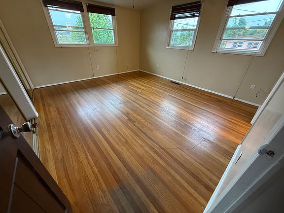 5th image of 4951 Campanile Dr