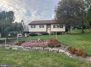 14 Echo Valley Dr, Ephrata, PA 17522