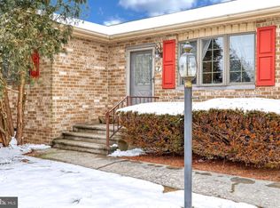 7 Sycamore Ln, Hanover, PA 17331