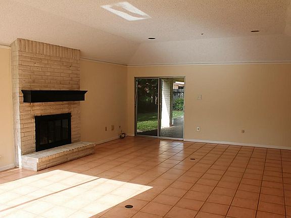 4th image of 10911 Kitty Brook Dr