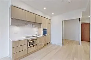 39 Roehampton Ave E #2310 — Photo 9