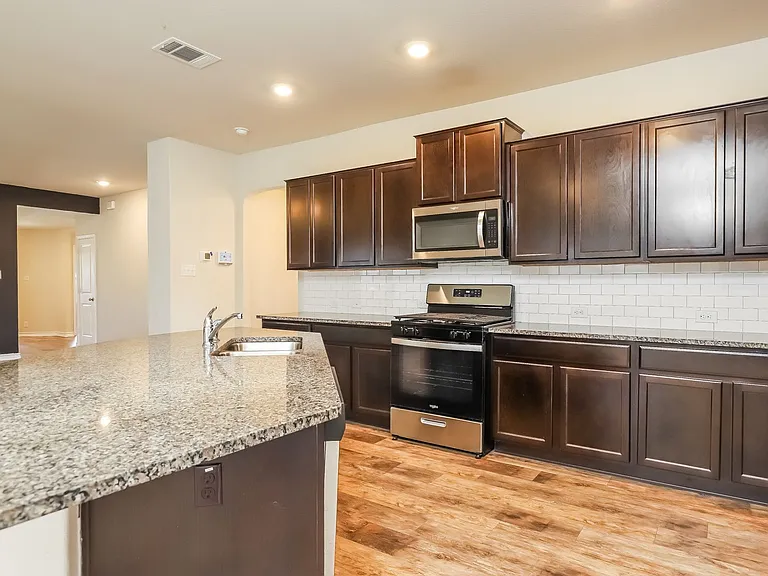 6830 Whisper Grv — Photo 7