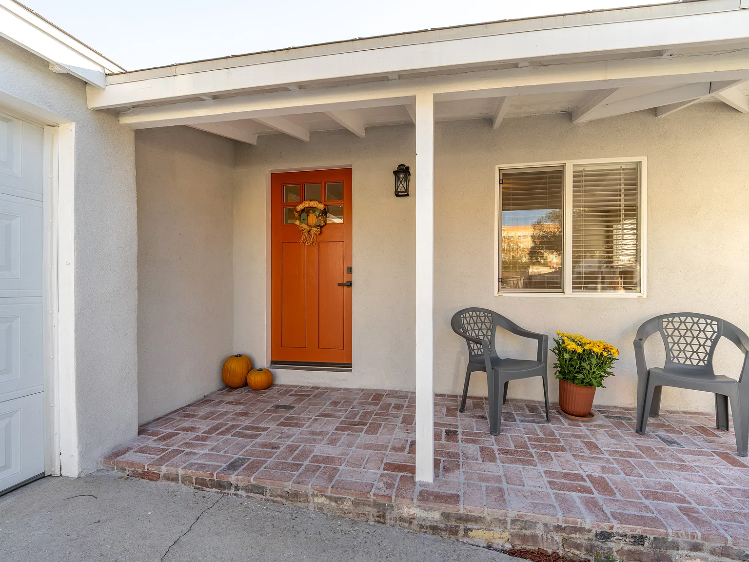 3 bed, 1237 sqft, $4,150 — Photo 3