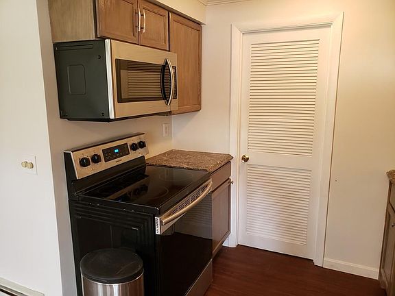 4th image of 21 Candlewood Dr