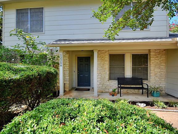 5th image of 12208 Arrowwood Dr