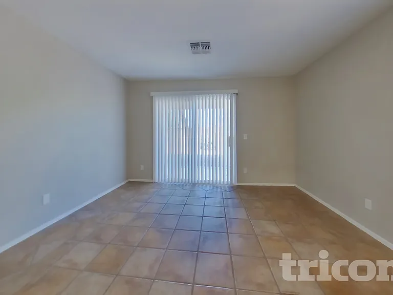 11934 N Olive St — Photo 5