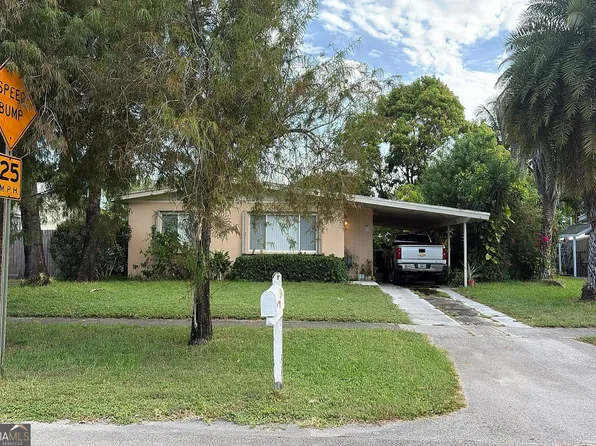 4095 Collin Dr, West Palm Beach, FL 33406
