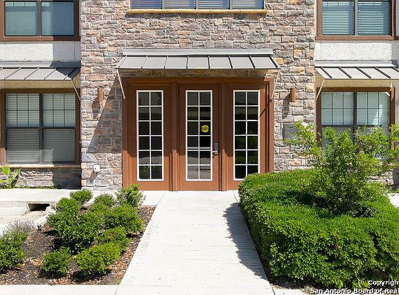 3rd image of 7342 Oak Manor Dr